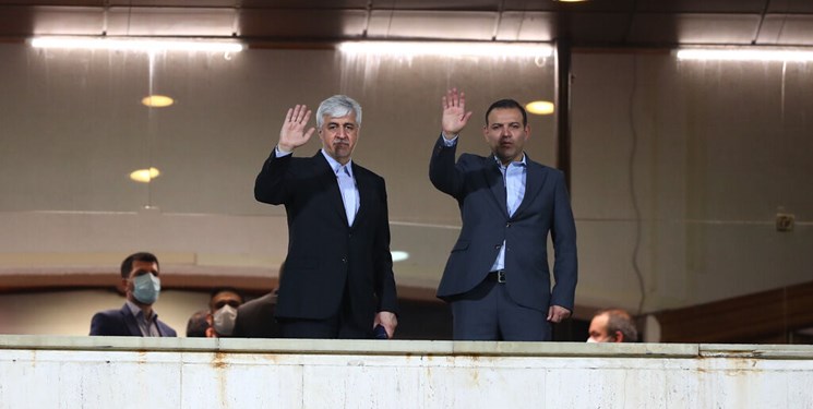 وزیر ورزش و جوانان با حضور در ورزشگاه آزادی دیدار ایران و عراق را تماشا کرد.